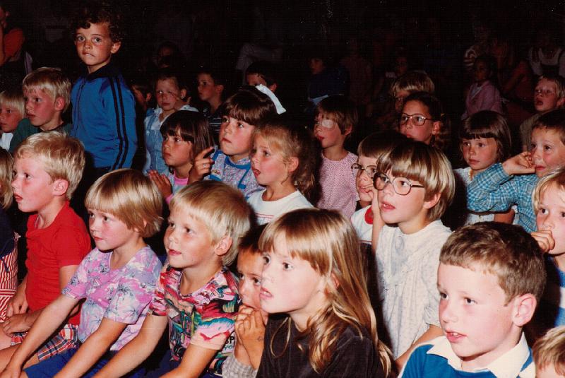 1982 publiek bij ploef.jpg